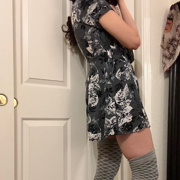 Free people gray plant print tie front minidress/ tunic🌿 - Picture 2 of 4